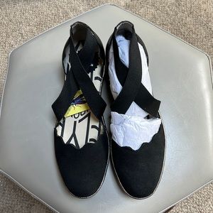 NWT Fly London cupid/mousse Idra black, size 38